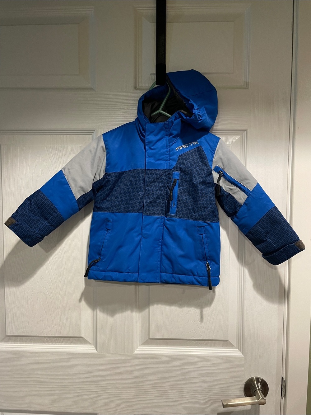 Arctix Bright Blue Kids Hooded Puffer Jacket with Navy Panels